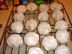 Snowball Cookies with Pecans