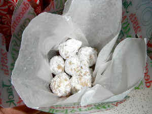 Snowball Cookies with Pecans